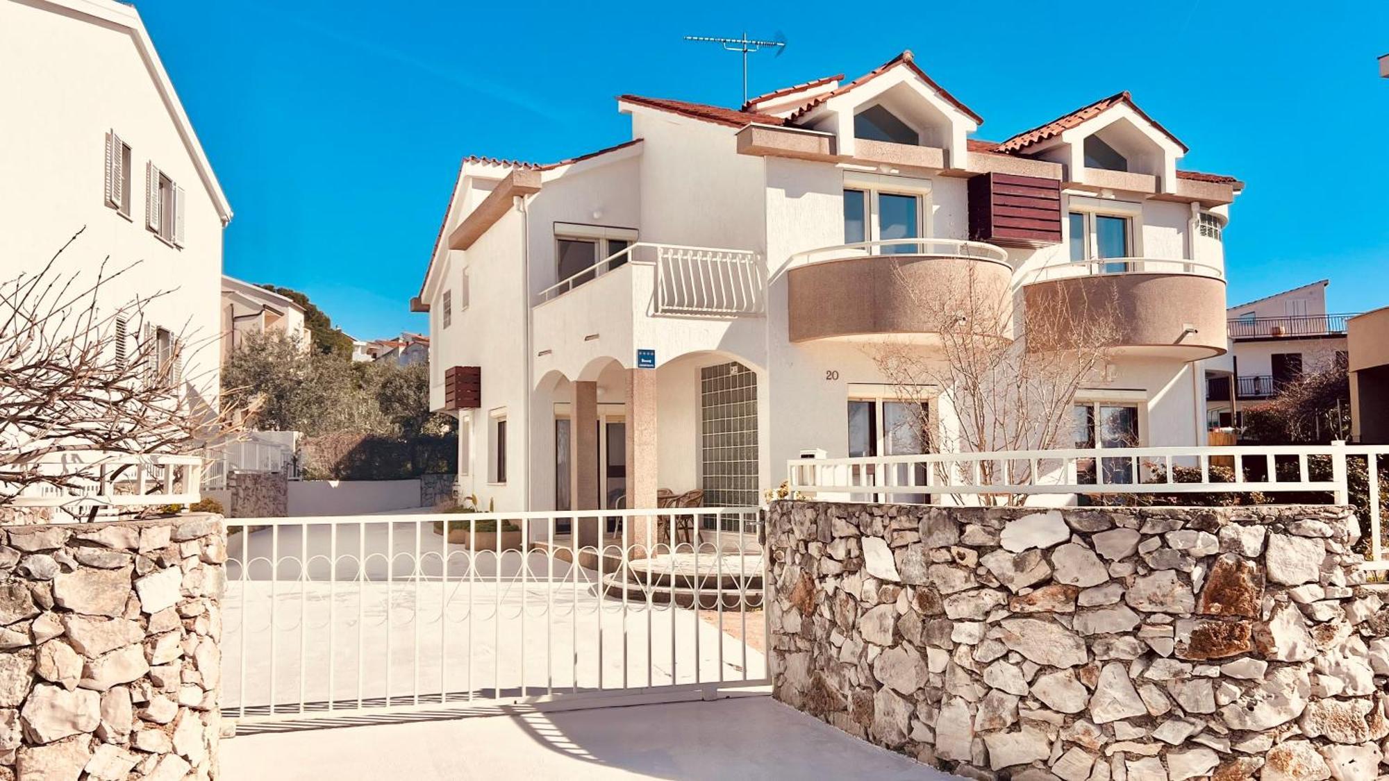 Luxury Beach Apartment W Sunset Sea Views Sibenik Luaran gambar